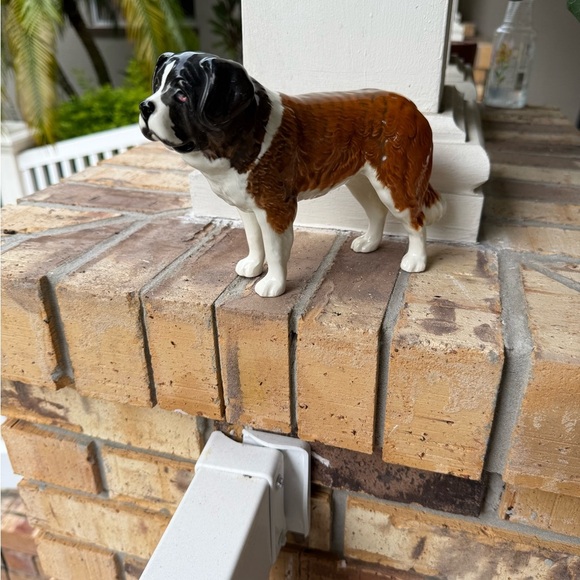 Vintage Beswick Saint Bernard Dog Porcelain Figurine Signed - Picture 1 of 4